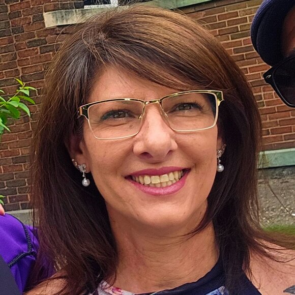 Meet your Posher, Rita - Picture 1 of 6